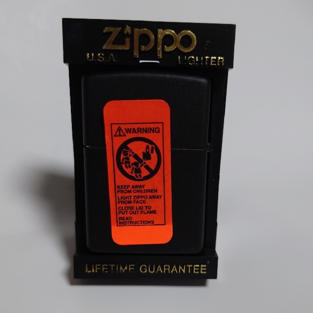 ZIPPO(ジッポー)のZIPPO Black Knights メンズのファッション小物(タバコグッズ)の商品写真