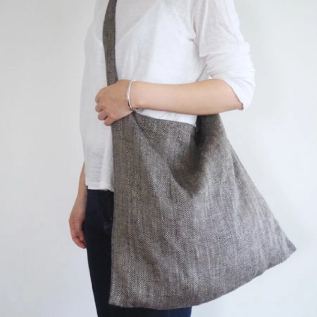 fog linen work(フォグリネンワーク)のカモミール様専用フォグリネンワーク　ヨハン　ヘリンボーン柄 レディースのバッグ(トートバッグ)の商品写真