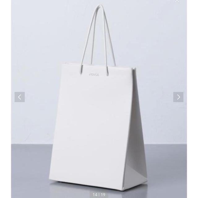 UNITED ARROWS(ユナイテッドアローズ)の送料込み♡MEDEA ショルダーバッグ  ショッパーバッグ　PRIMA 白 レディースのバッグ(ショルダーバッグ)の商品写真