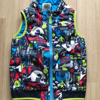 パタゴニア(patagonia)のパタゴニア　patagonia リバーシブルベスト　サイズ5T 美品(ジャケット/上着)