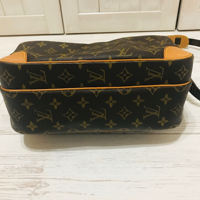 LOUIS VUITTON モノグラム ナイル ショルダーバッグ 1