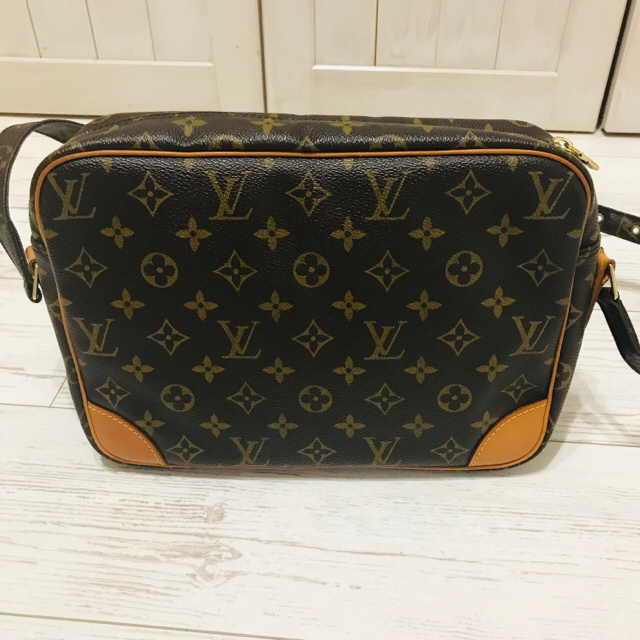 LOUIS VUITTON モノグラム ナイル ショルダーバッグ 2