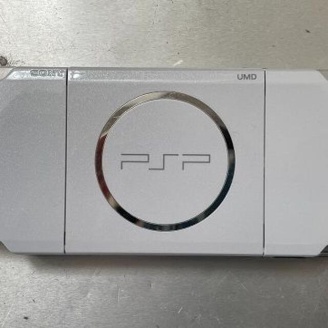 PlayStation Portable(プレイステーションポータブル)のPSP　本体 エンタメ/ホビーのゲームソフト/ゲーム機本体(携帯用ゲーム機本体)の商品写真
