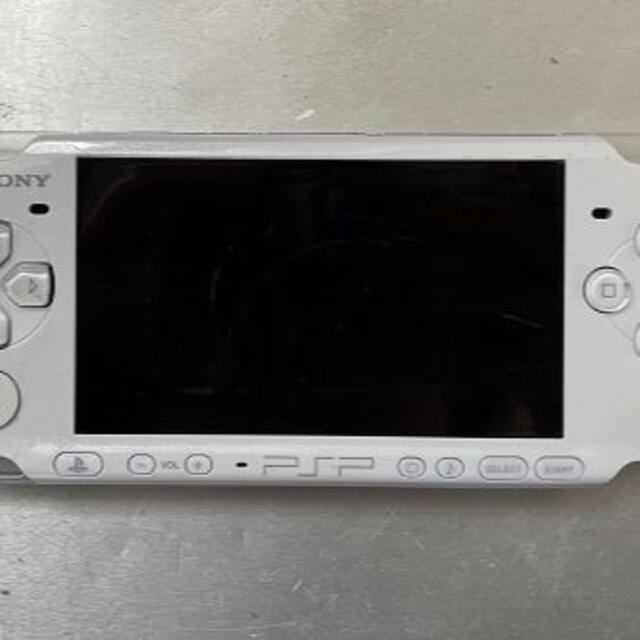 PlayStation Portable(プレイステーションポータブル)のPSP　本体 エンタメ/ホビーのゲームソフト/ゲーム機本体(携帯用ゲーム機本体)の商品写真