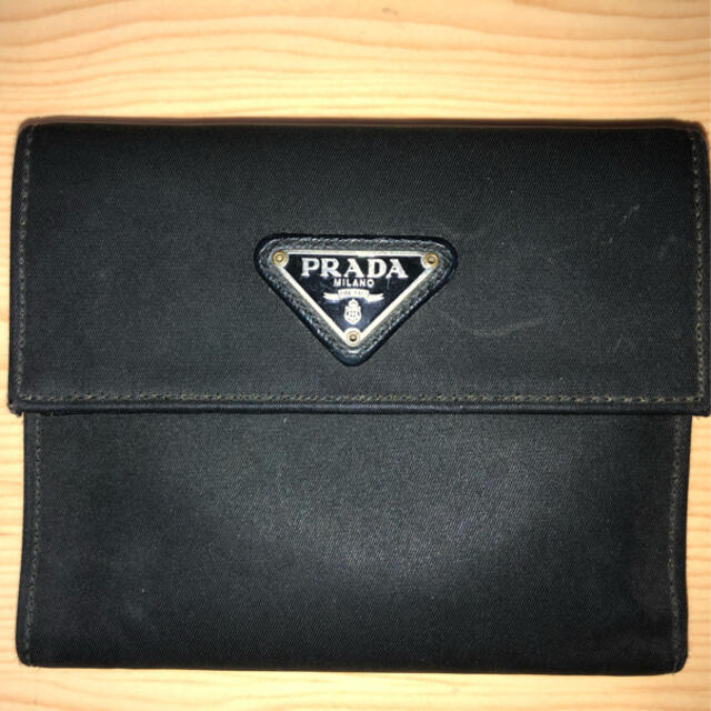 PRADA(プラダ)の【中古】PRADA三つ折り財布 レディースのファッション小物(財布)の商品写真