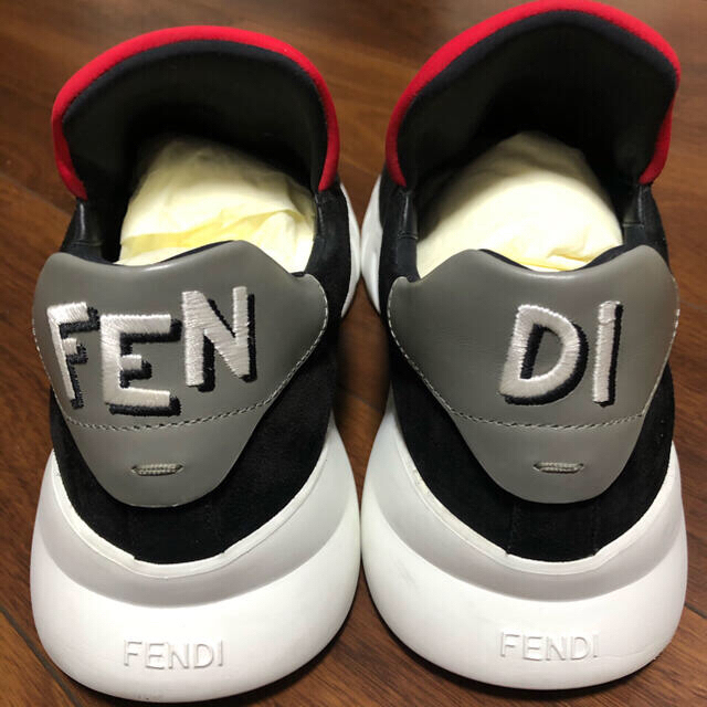 FENDI(フェンディ)の【最終価格】FENDI フェンディ　スニーカー メンズの靴/シューズ(スニーカー)の商品写真