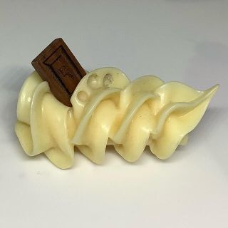 キューポット　Q-pot ブローチ ミルクチョコレートバー　メルト