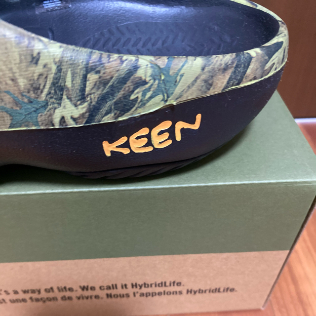 KEEN(キーン)の新品未使用　KEEN キーン ヨギ 25cm  迷彩 カモフラ柄 レディースの靴/シューズ(サンダル)の商品写真