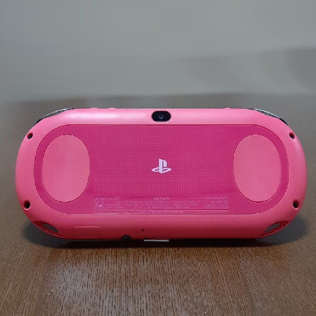PlayStation Vita(プレイステーションヴィータ)のPSVita PCH-2000 ピンク×ブラック エンタメ/ホビーのゲームソフト/ゲーム機本体(携帯用ゲーム機本体)の商品写真