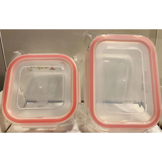 Pyrex(パイレックス)の☆新品☆未使用☆パイレックス スヌーピー ガラス保存容器 2個セット コストコ インテリア/住まい/日用品のキッチン/食器(容器)の商品写真