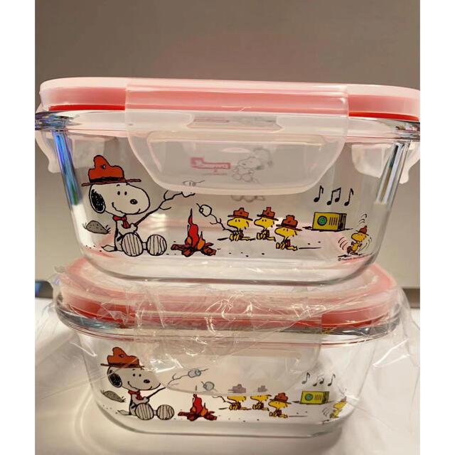 Pyrex(パイレックス)の☆新品☆未使用☆パイレックス スヌーピー ガラス保存容器 2個セット コストコ インテリア/住まい/日用品のキッチン/食器(容器)の商品写真