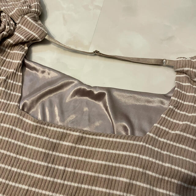 Delyle NOIR(デイライルノアール)のオフショル　トップス レディースのトップス(カットソー(半袖/袖なし))の商品写真