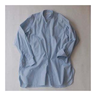 コモリ(COMOLI)のHEUGN ユーゲン　ストライプシャツ　20ss(シャツ)