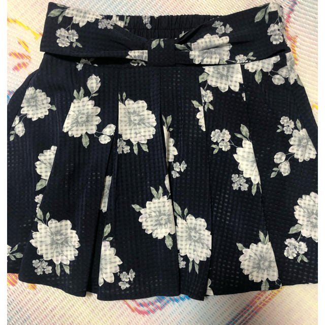 OLIVEdesOLIVE(オリーブデオリーブ)のパンツインスカート　　花柄 レディースのスカート(ミニスカート)の商品写真