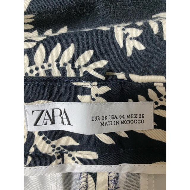 ZARA(ザラ)のZARA クロップドパンツ レディースのパンツ(クロップドパンツ)の商品写真