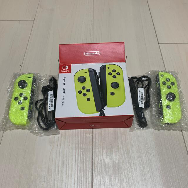 Joy-Con(L)/(R)ネオンイエロー　充電グリップセットその他