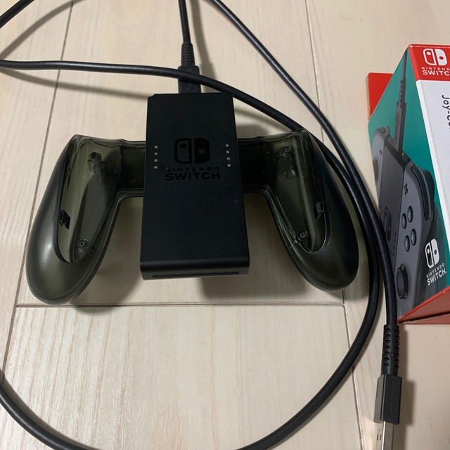 Joy-Con(L)/(R)ネオンイエロー　充電グリップセットその他