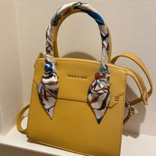 チャールズアンドキース(Charles and Keith)のCHARLES & KEITH 2way サテンスカーフ ハンドバッグ(ハンドバッグ)