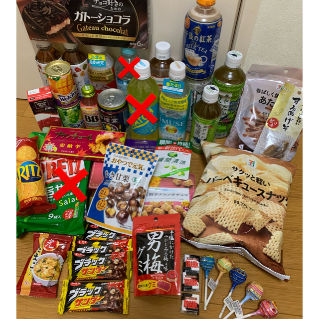 お菓子＋飲料  詰め合わせ  2枚目まで！ 食品/飲料/酒の食品(菓子/デザート)の商品写真