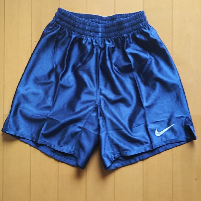 NIKE(ナイキ)の【専用出品】【新品】サッカーパンツ【NIKE】140㎝ネイビー スポーツ/アウトドアのサッカー/フットサル(ウェア)の商品写真