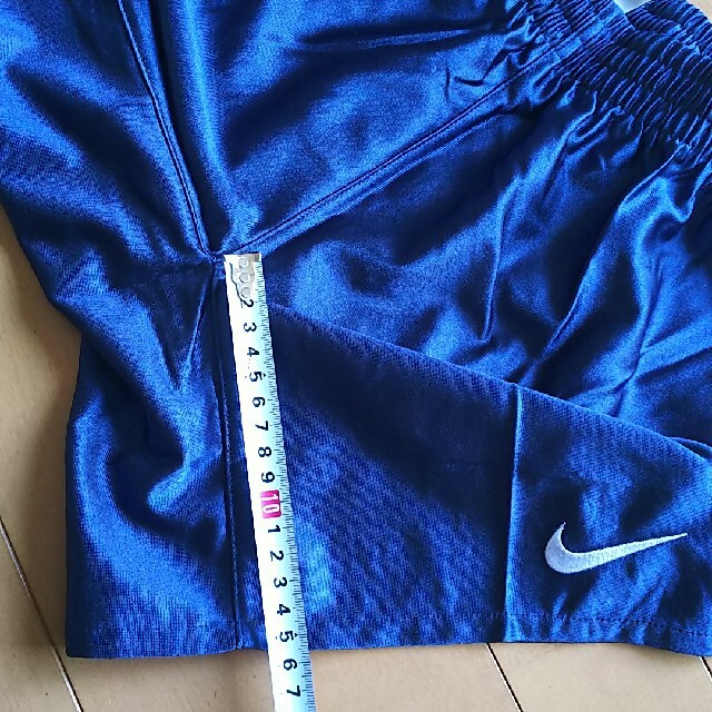 NIKE(ナイキ)の【専用出品】【新品】サッカーパンツ【NIKE】140㎝ネイビー スポーツ/アウトドアのサッカー/フットサル(ウェア)の商品写真