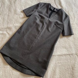 バーニーズニューヨーク(BARNEYS NEW YORK)の❤️ヨーコチャン　38 グレー　半袖ワンピース(ひざ丈ワンピース)