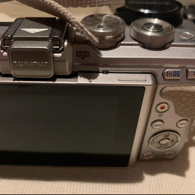 OLYMPUS(オリンパス)のOLYMPUS PEN e-pl8 値下げ不可！ スマホ/家電/カメラのカメラ(ミラーレス一眼)の商品写真