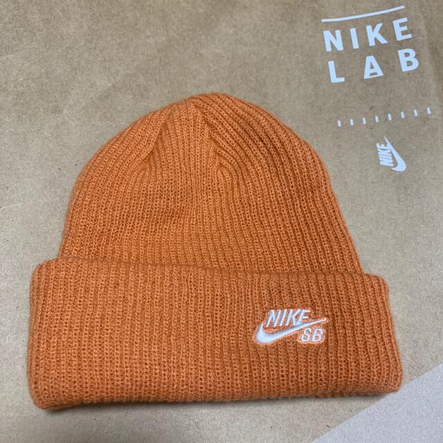 NIKE(ナイキ)のNike SB ビーニー　オレンジ メンズの帽子(ニット帽/ビーニー)の商品写真