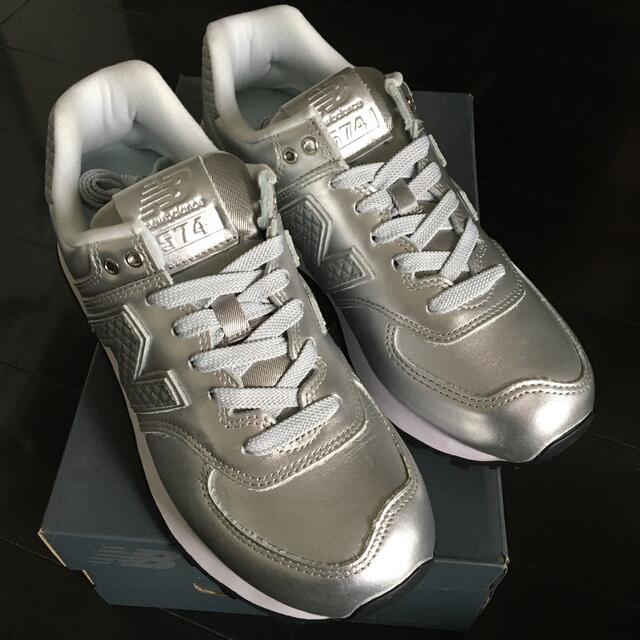 New Balance(ニューバランス)のニューバランススニーカー574 25.0cm（シルバー） レディースの靴/シューズ(スニーカー)の商品写真