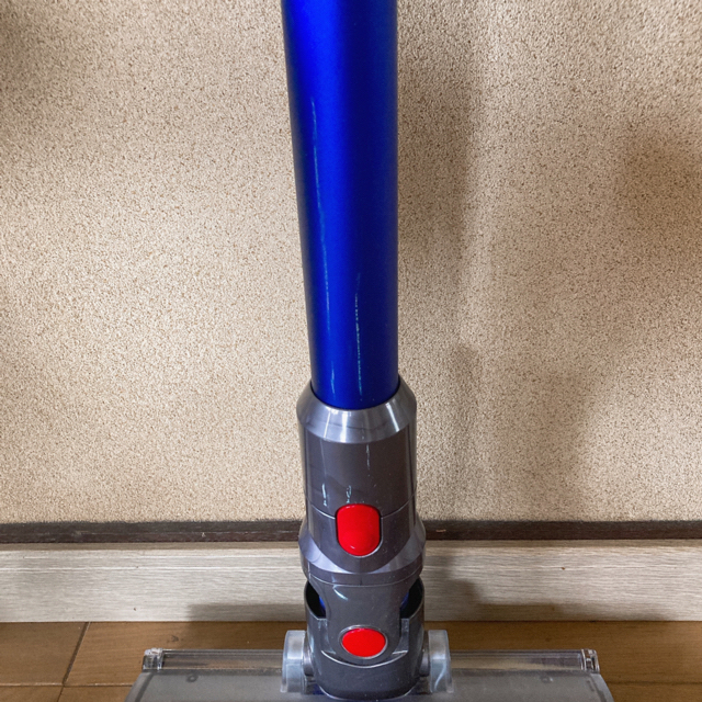 Dyson(ダイソン)のダイソンv7　掃除機 人気　ダイソン　コードレス　サイクロン　正規品　送料無料 スマホ/家電/カメラの生活家電(掃除機)の商品写真