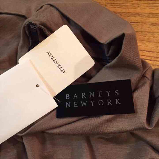 BARNEYS NEW YORK(バーニーズニューヨーク)の1専用→新品タグ付き  バーニーズ☆ポンチョトップス レディースのジャケット/アウター(ポンチョ)の商品写真