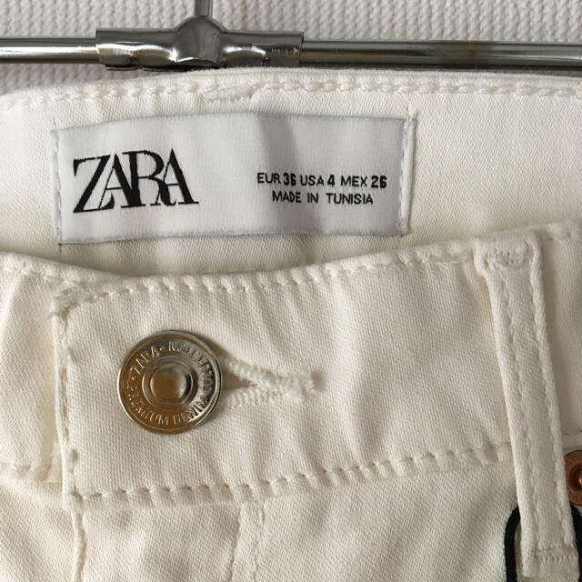 ZARA(ザラ)のお値下げしました！タグ付 ZARA ザラ ホワイトスキニーパンツ S レディースのパンツ(スキニーパンツ)の商品写真