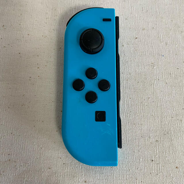 Nintendo Switch(ニンテンドースイッチ)のSwitch Joy-Con ジョイコン　左　ブルー　ジャンク品 エンタメ/ホビーのゲームソフト/ゲーム機本体(家庭用ゲーム機本体)の商品写真