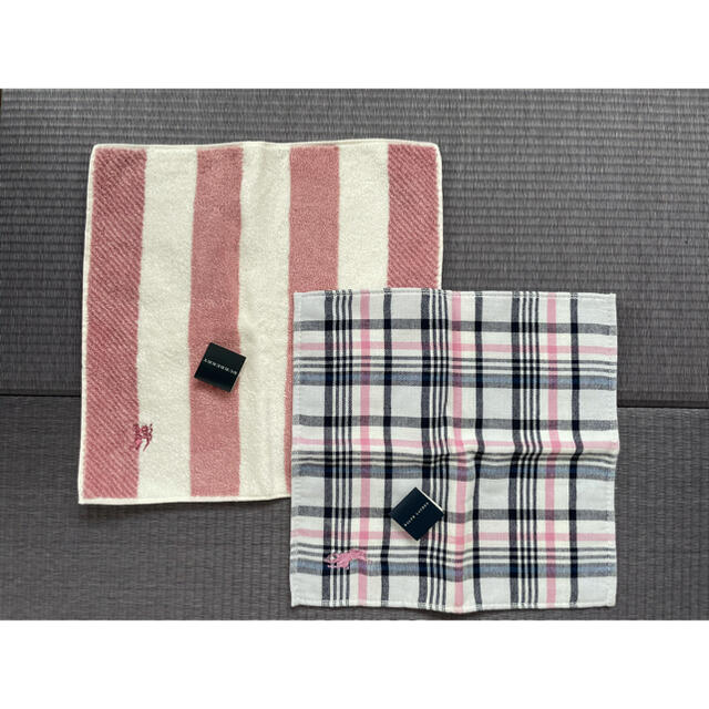 BURBERRY(バーバリー)のなーかー様専用　　新品　バーバリー　BURBERRY タオルハンカチ2枚セット レディースのファッション小物(ハンカチ)の商品写真