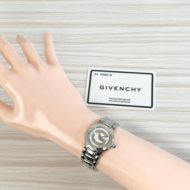 GIVENCHY(ジバンシィ)の47 GIVENCHY ジバンシー時計　レディース腕時計　シルバー　美品　人気 レディースのファッション小物(腕時計)の商品写真