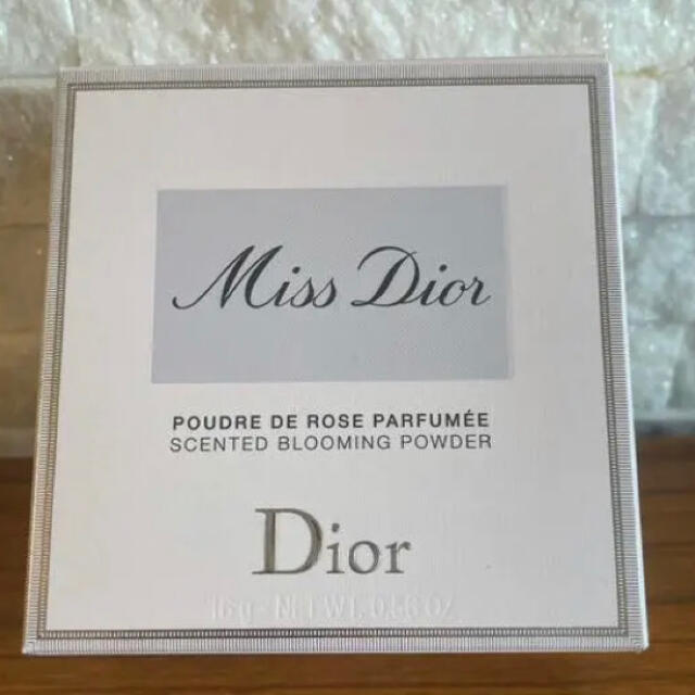 Christian Dior(クリスチャンディオール)の【新品】ミス ディオール ブルーミング ボディ パウダー 16g コスメ/美容のボディケア(ボディパウダー)の商品写真