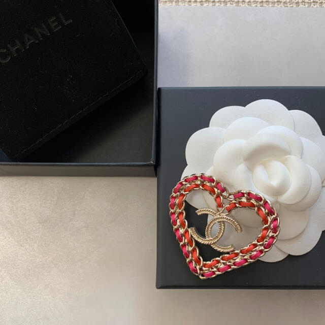 CHANEL - レア♡CHANEL シャネル 18P レザーコンビブローチ ハート