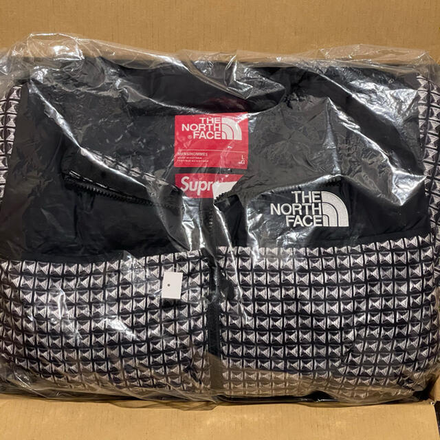 Supreme(シュプリーム)のSupreme The North Face Studded Nuptse メンズのジャケット/アウター(ダウンジャケット)の商品写真