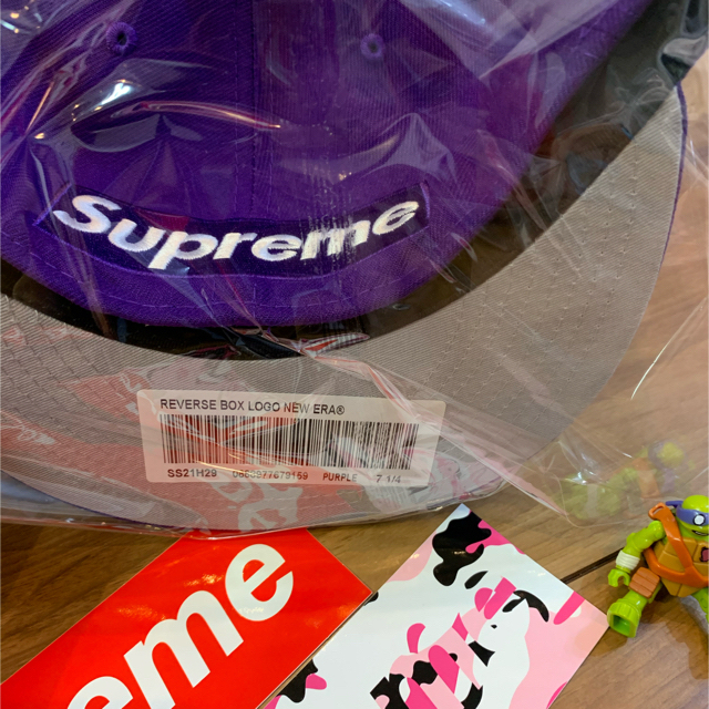 Supreme(シュプリーム)のSupreme Reverse Box Logo New Era cap 1/4 メンズの帽子(キャップ)の商品写真