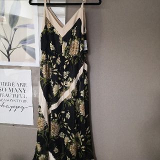 ビーシービージーマックスアズリア(BCBGMAXAZRIA)のSALE☆BCBGMAXAZURIA花柄ワンピースドレス(ロングワンピース/マキシワンピース)