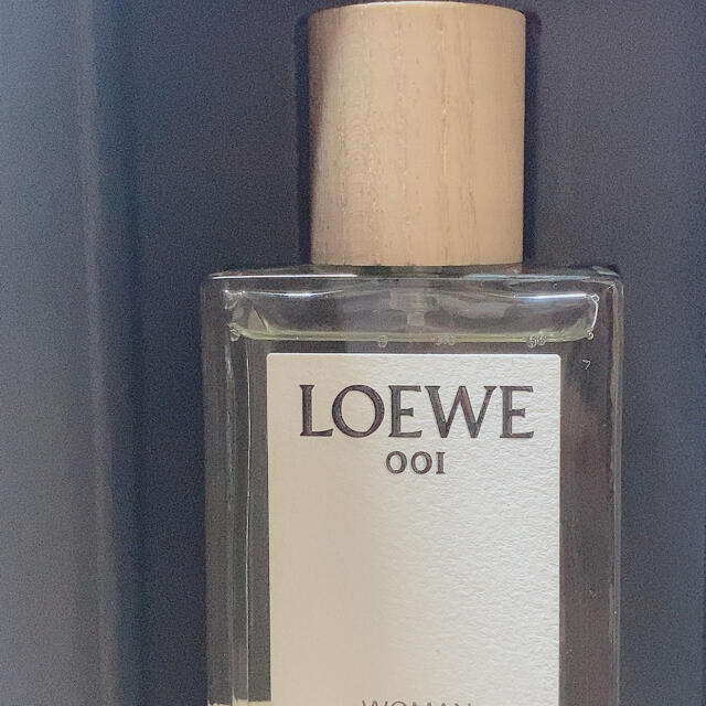 LOEWE(ロエベ)の今週だけ値下げします ロエベ 001 woman コスメ/美容の香水(香水(女性用))の商品写真