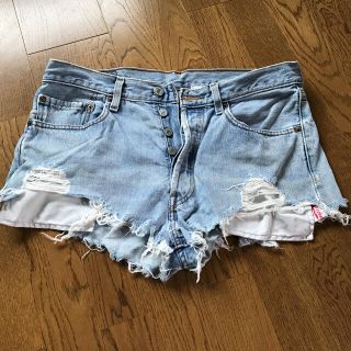 リーバイス(Levi's)のお値下げ　リーバイス　デニムダメージショートパンツ(ショートパンツ)