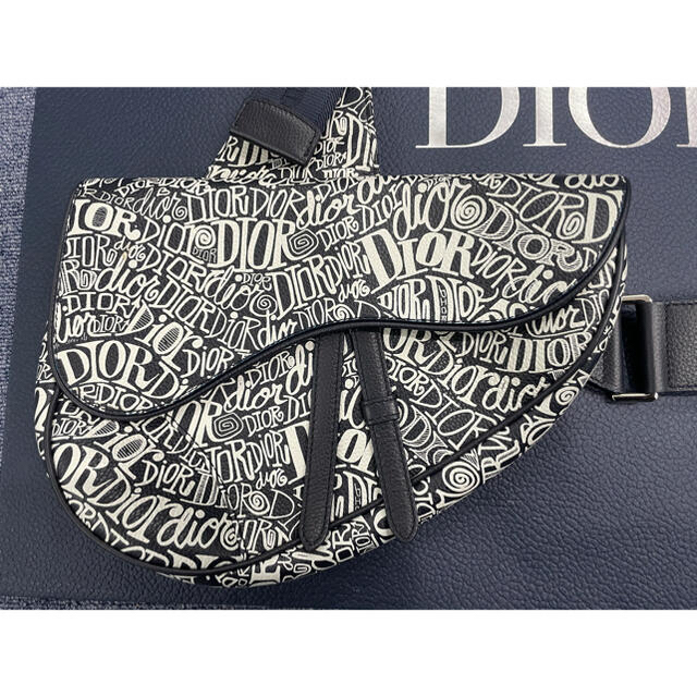 Dior SHAWN STUSSY サドルバッグの通販 by サムサム｜ディオールならラクマ - DIOR × 在庫超特価