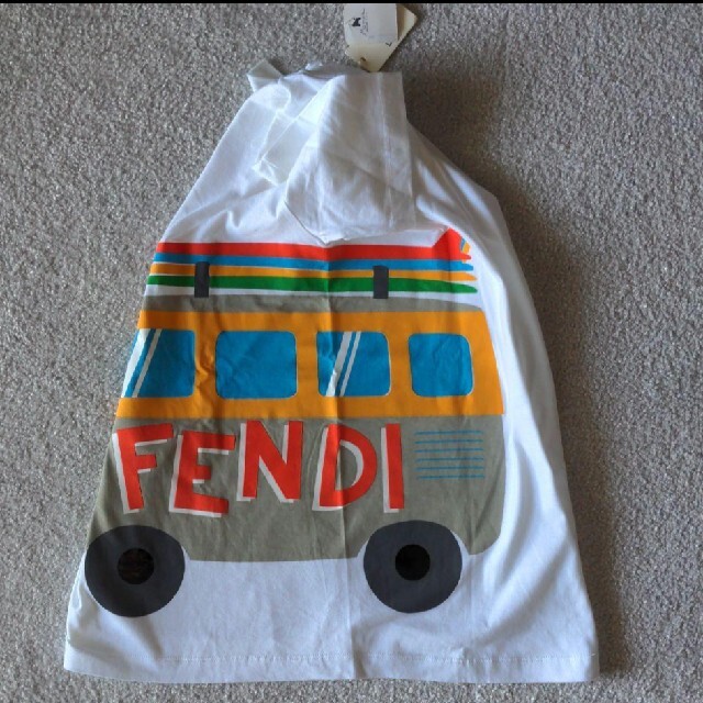 FENDI(フェンディ)のFENDI　キッズ　Tシャツ キッズ/ベビー/マタニティのキッズ服男の子用(90cm~)(Tシャツ/カットソー)の商品写真