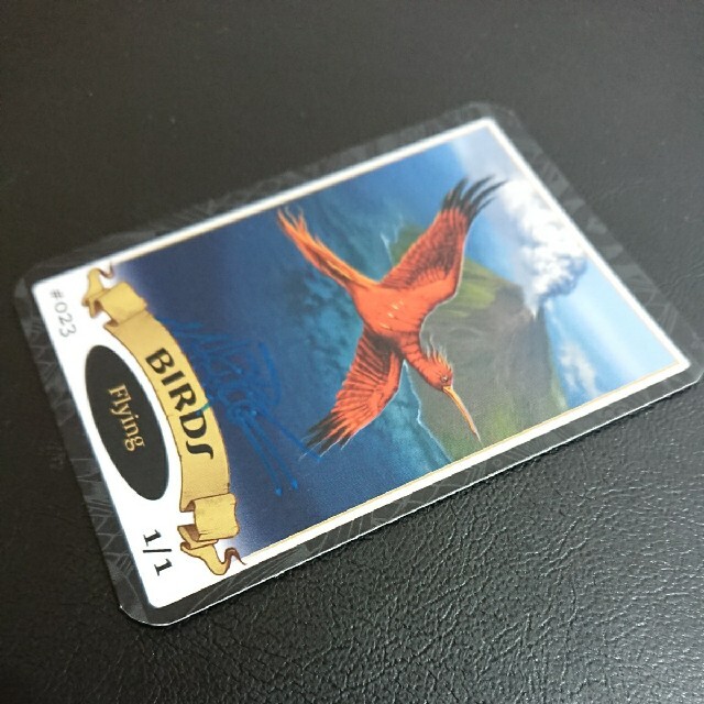 マジック：ザ・ギャザリング(マジックザギャザリング)の《Birds/鳥》Mark Poole サイン入り オリジナルトークン エンタメ/ホビーのトレーディングカード(シングルカード)の商品写真