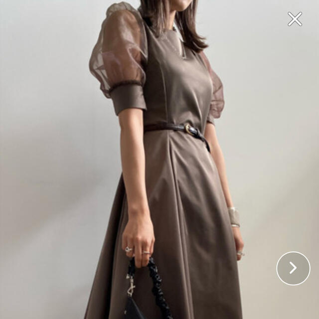 新品タグ付　SHEER PUFF SLEEVE DRESS 茶色　モカ　アメリ