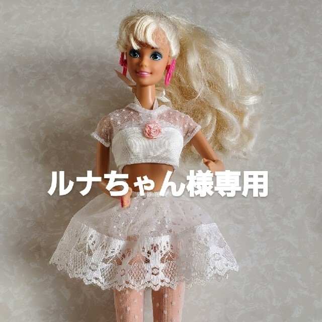 Barbie(バービー)のBarbie　ドレス　+　ロングヘアーバービー本体 エンタメ/ホビーのコレクション(その他)の商品写真