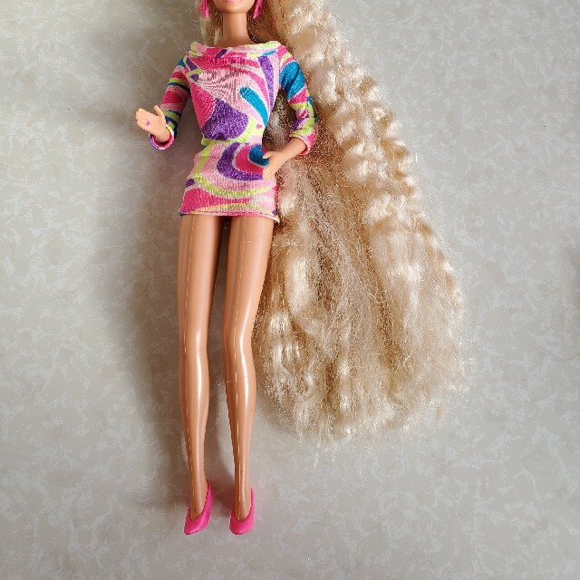 Barbie(バービー)のBarbie　ドレス　+　ロングヘアーバービー本体 エンタメ/ホビーのコレクション(その他)の商品写真