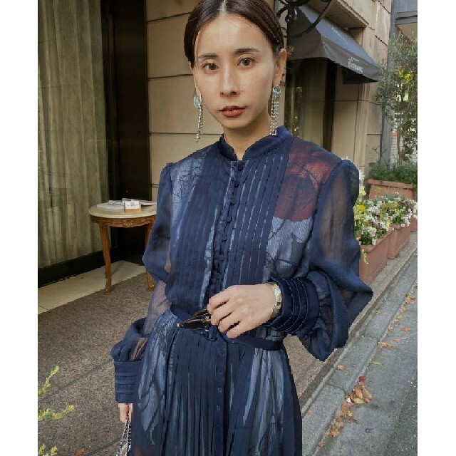 Ameri VINTAGE(アメリヴィンテージ)の【AMERI】 ELLA VEIL DRESS レディースのワンピース(ロングワンピース/マキシワンピース)の商品写真