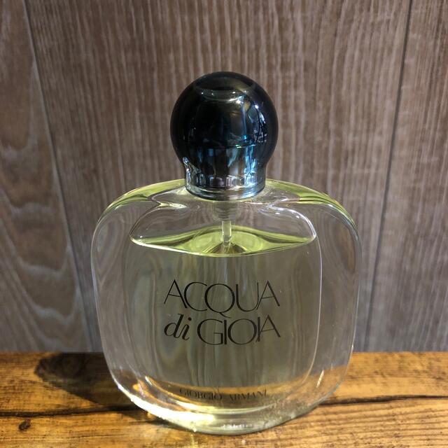 Giorgio Armani(ジョルジオアルマーニ)のACQUA di GIOIA ♡ 香水　30ml コスメ/美容の香水(香水(女性用))の商品写真